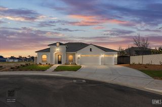 13507 Velma Pearl Way, Bakersfield, CA 93314