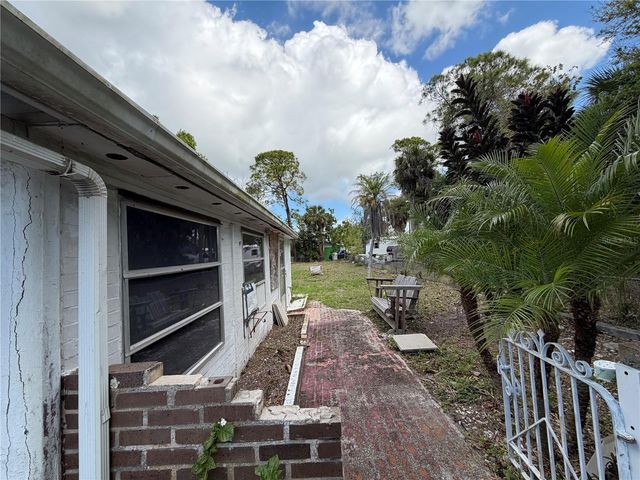 222 W WENTWORTH STREET, Englewood, FL 34223