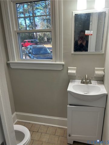 8002 TARKINGTON Dr, Richmond, VA 23227