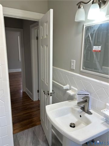 8002 TARKINGTON Dr, Richmond, VA 23227