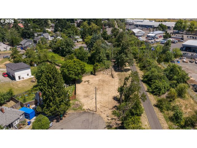 8911 Se HENDERSON St, Portland, OR 97266