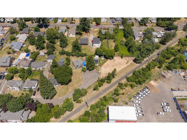 8911 Se HENDERSON St, Portland, OR 97266