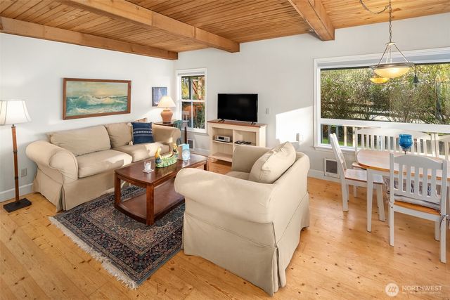 6602 Cromwell Beach Drive NW, Gig Harbor, WA 98335