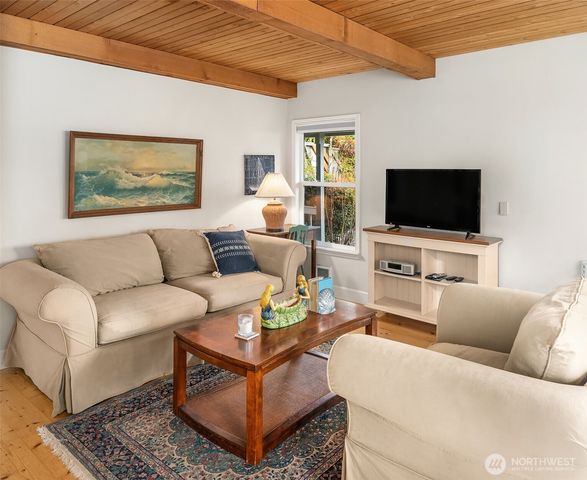 6602 Cromwell Beach Drive NW, Gig Harbor, WA 98335