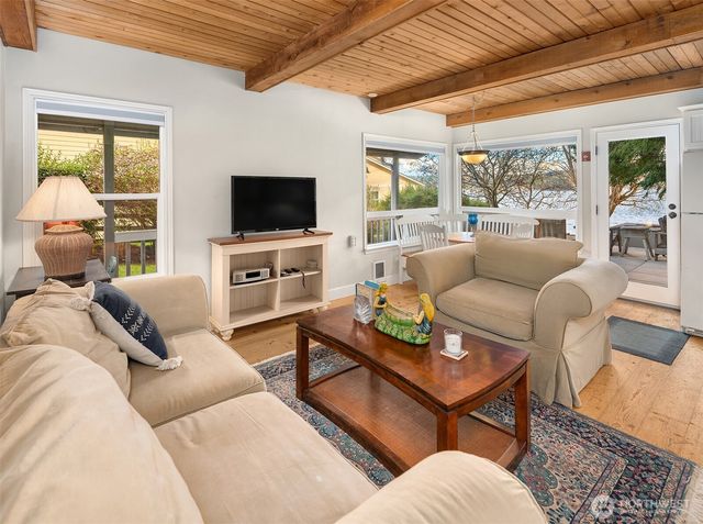 6602 Cromwell Beach Drive NW, Gig Harbor, WA 98335