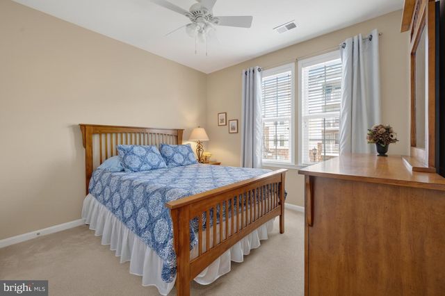 24672 BYRNE MEADOW SQ, Aldie, VA 20105