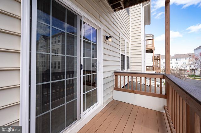 24672 BYRNE MEADOW SQ, Aldie, VA 20105