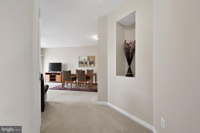 24672 BYRNE MEADOW SQ, Aldie, VA 20105