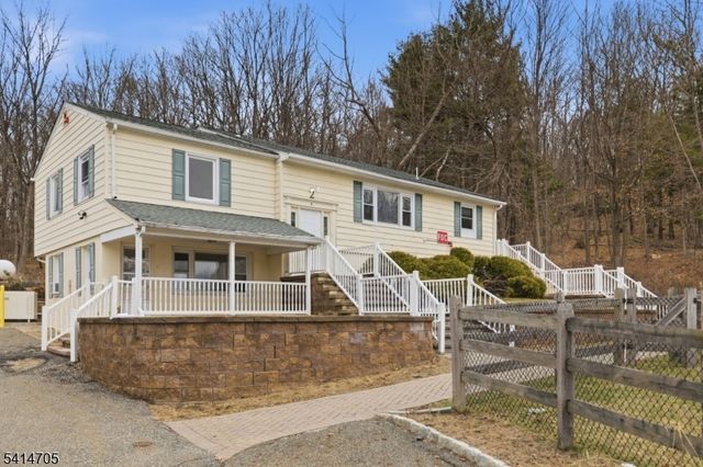 240 Longhouse Dr, West Milford Twp., NJ 07421