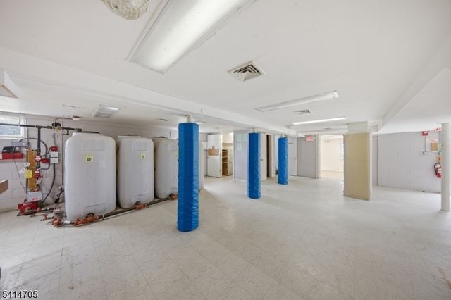 240 Longhouse Dr, West Milford Twp., NJ 07421