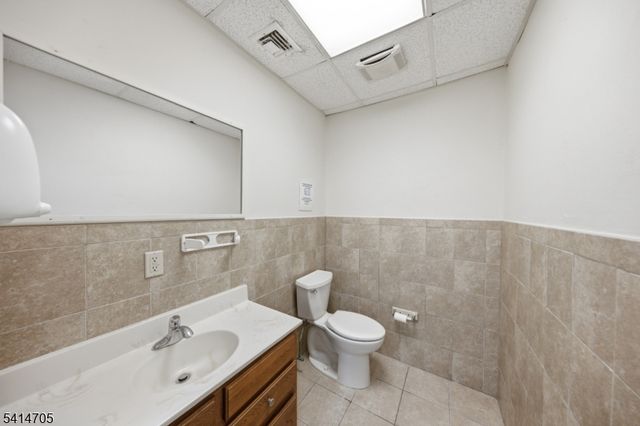 240 Longhouse Dr, West Milford Twp., NJ 07421