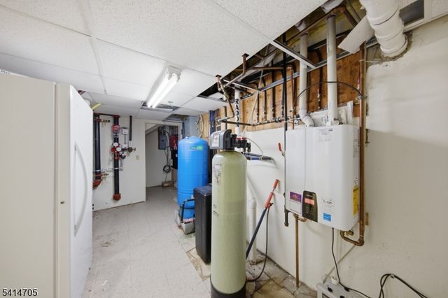 240 Longhouse Dr, West Milford Twp., NJ 07421