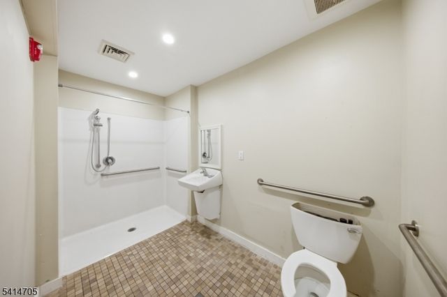 240 Longhouse Dr, West Milford Twp., NJ 07421