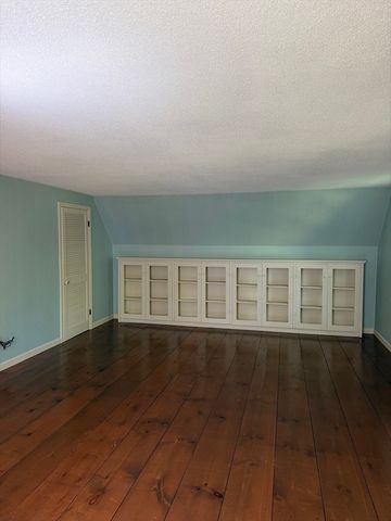 16 Flint Rd, Oakham, MA 01068