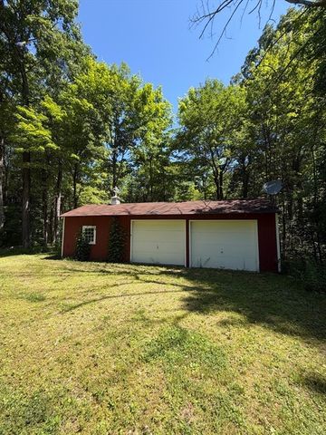 16 Flint Rd, Oakham, MA 01068