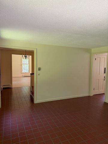 16 Flint Rd, Oakham, MA 01068
