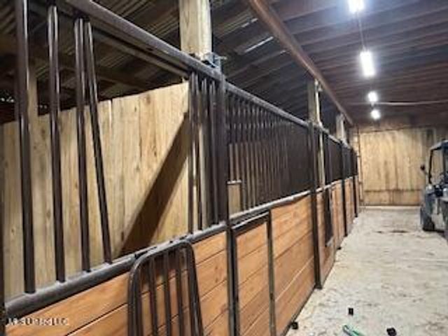 2208 Bend Road, Coldwater, MS 38618