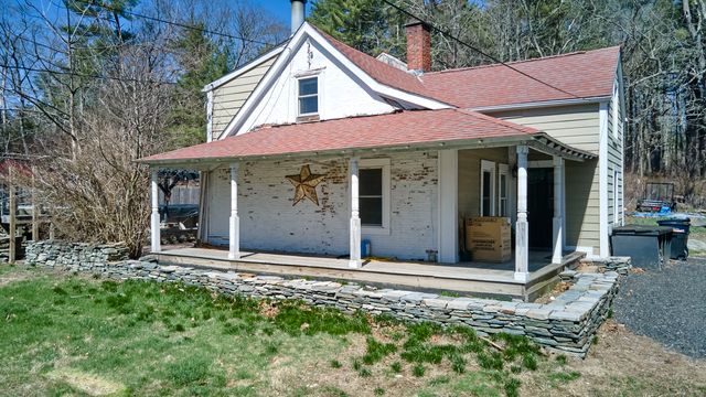 3 Woodstock Avenue West, Putnam, CT 06260