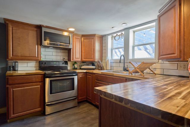 3 Woodstock Avenue West, Putnam, CT 06260