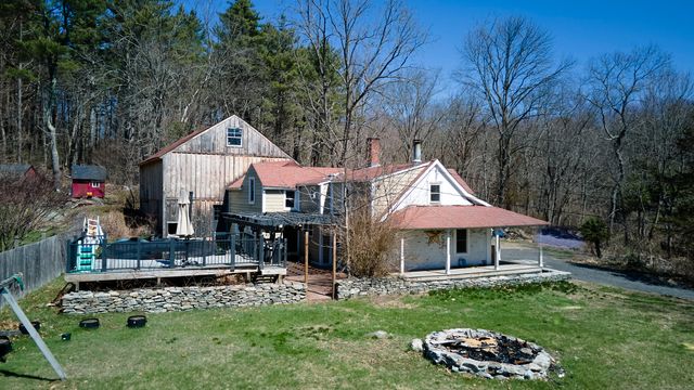 3 Woodstock Avenue West, Putnam, CT 06260