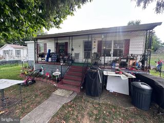 80 POTOMAC ST, Paw Paw, WV 25422