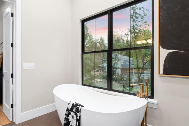 15010 Grand Knoll Dr, Meadow Vista, CA 95722