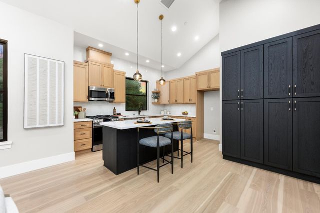 15010 Grand Knoll Dr, Meadow Vista, CA 95722