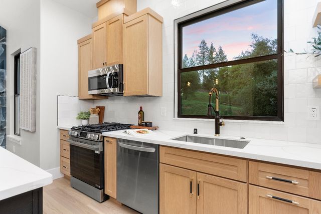 15010 Grand Knoll Dr, Meadow Vista, CA 95722