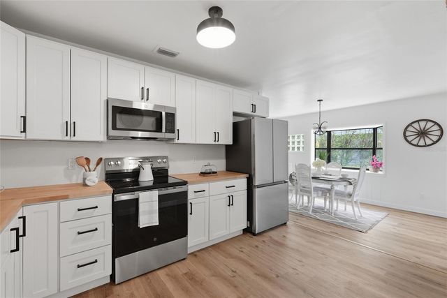 910 NE 24TH STREET, Gainesville, FL 32641