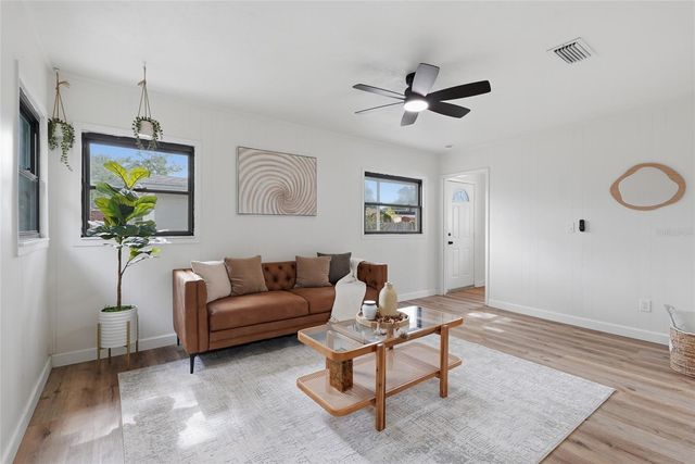 910 NE 24TH STREET, Gainesville, FL 32641