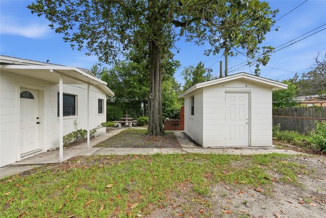 910 NE 24TH STREET, Gainesville, FL 32641