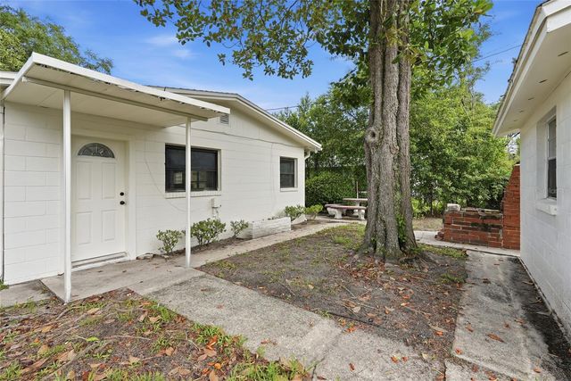 910 NE 24TH STREET, Gainesville, FL 32641