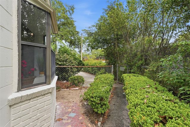 910 NE 24TH STREET, Gainesville, FL 32641
