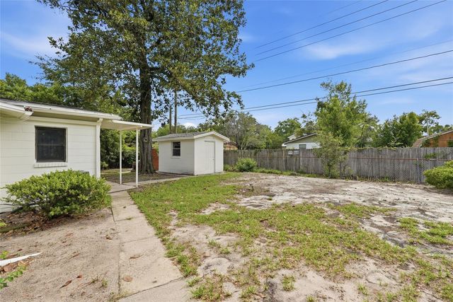 910 NE 24TH STREET, Gainesville, FL 32641