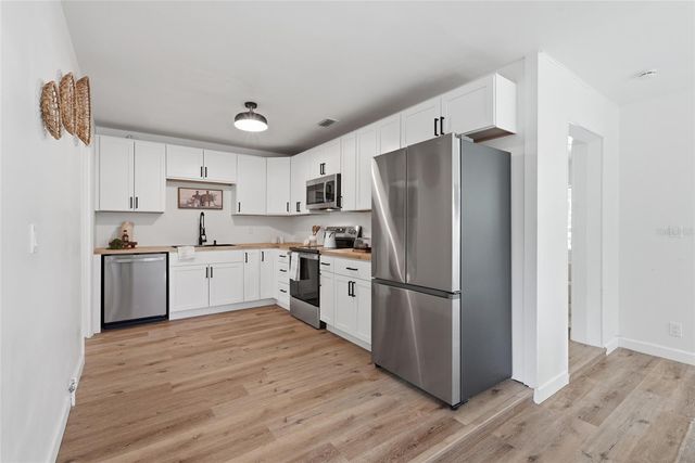 910 NE 24TH STREET, Gainesville, FL 32641