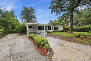 910 NE 24TH STREET, Gainesville, FL 32641