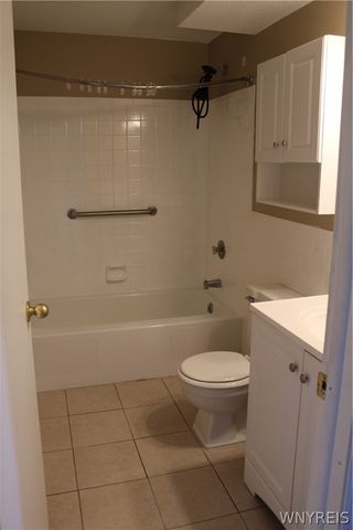 3948 Ridge Lea Road D, Amherst, NY 14228