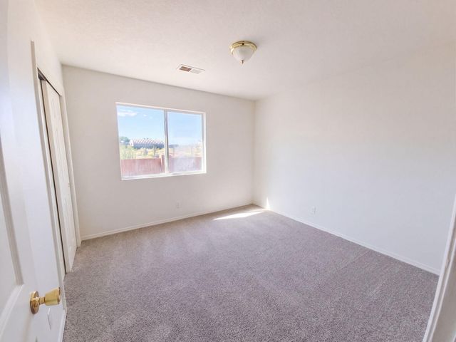 5051 27th Avenue NE, Rio Rancho, NM 87144