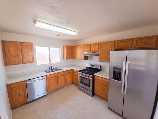 5051 27th Avenue NE, Rio Rancho, NM 87144