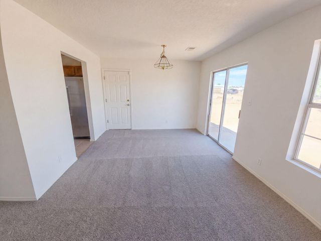 5051 27th Avenue NE, Rio Rancho, NM 87144