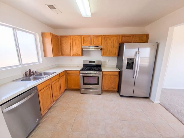 5051 27th Avenue NE, Rio Rancho, NM 87144