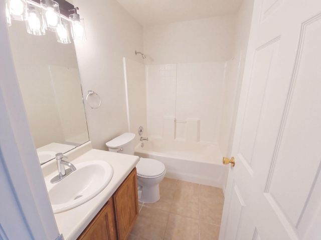 5051 27th Avenue NE, Rio Rancho, NM 87144