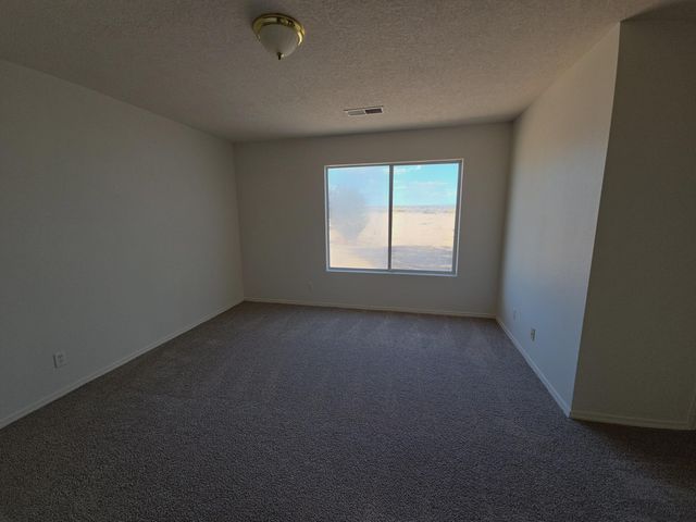 5051 27th Avenue NE, Rio Rancho, NM 87144