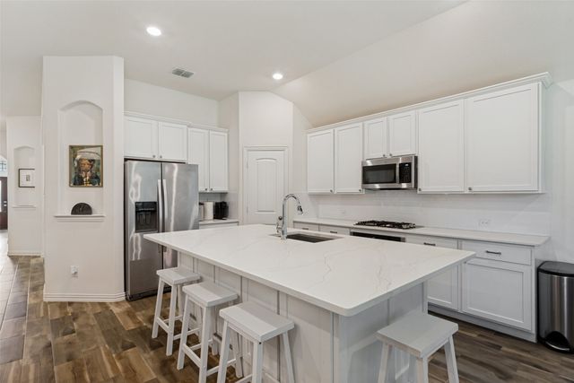 5556 Vaquero Road, Fort Worth, TX 76126
