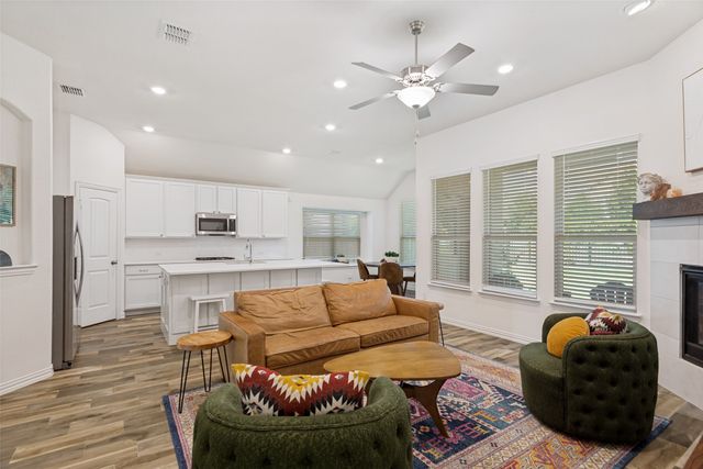 5556 Vaquero Road, Fort Worth, TX 76126