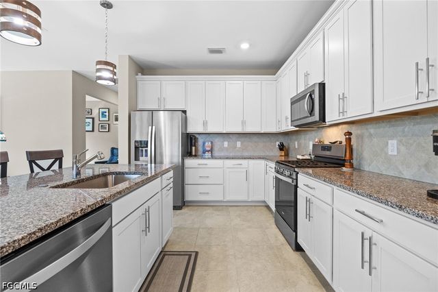 7079 Chapel Creek LN, North Fort Myers, FL 33917