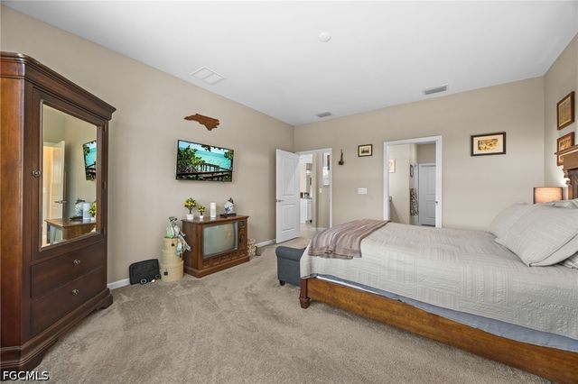 7079 Chapel Creek LN, North Fort Myers, FL 33917