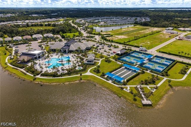 7079 Chapel Creek LN, North Fort Myers, FL 33917