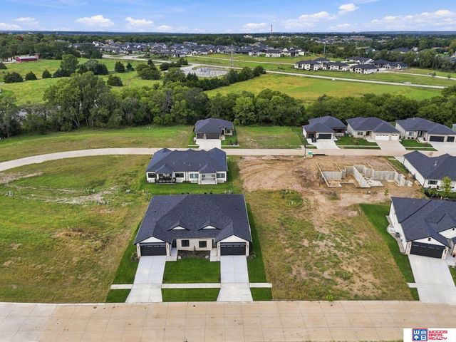 9132 Lucena Drive, Lincoln, NE 68520