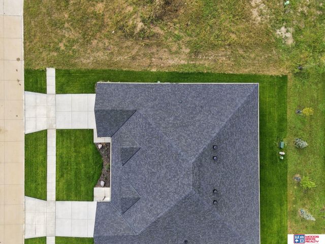 9132 Lucena Drive, Lincoln, NE 68520